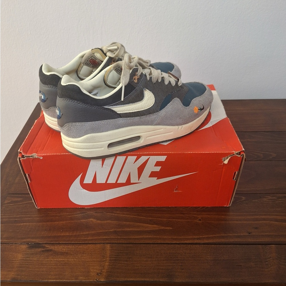 Nike White And Tan Sneakers - image 2